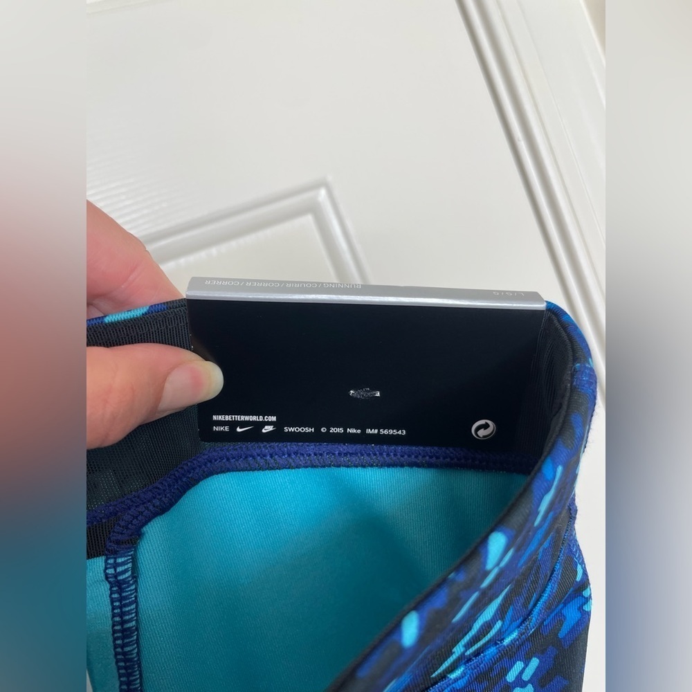 Nike Dri-Fit tight fit crop length blue leggings L - Picture 8 of 9
